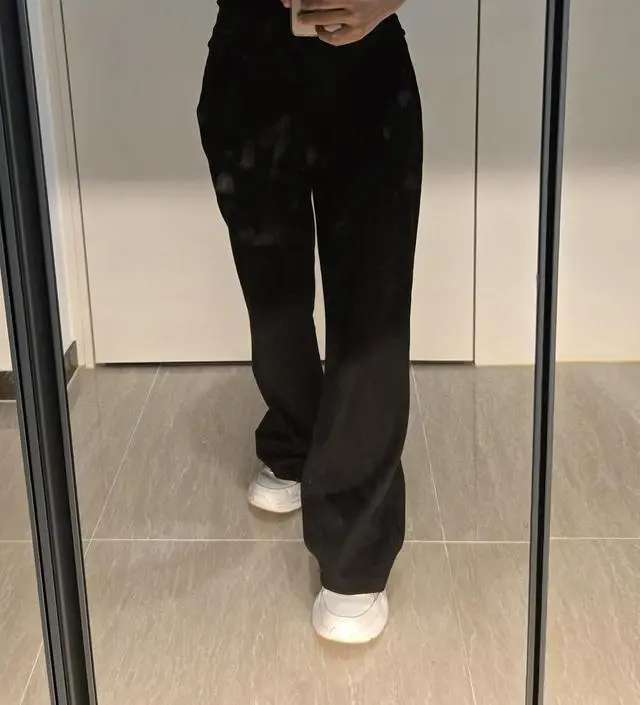 키작맘 옵션으로 구매했긴 한데 제대로 온게 맞나 싶을정도로 신발 안신으면 좀 끌리는