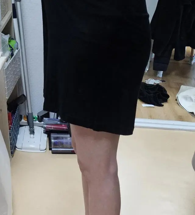 5부라고 했는데 생각보다 짧고 하늘 거려서 시원하고 속비지로도 좋을 것 같아요 검정은