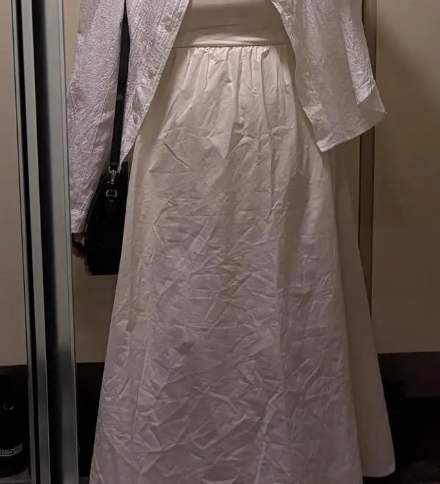 검정사계절 구매했다가 편해서 아이보리 여름용 구매했어요 편한데 구김은 많이 가는 재