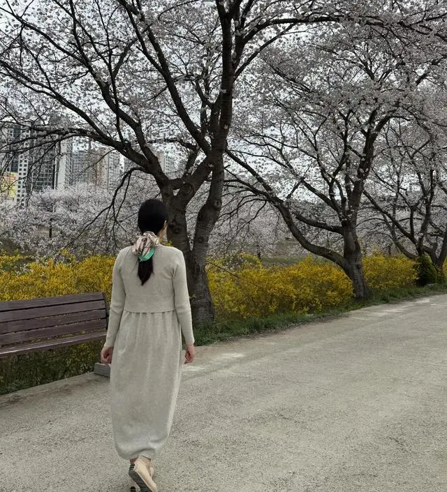 소임에서 두번째 구매인데 편한 잠옷류만 사다가 외출복은 처음이에요 ! 
