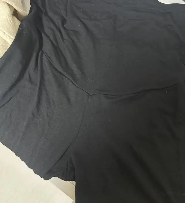 얇고 보들보들하고 편해요. 점점 더워지는데.. 딱이에요!!
