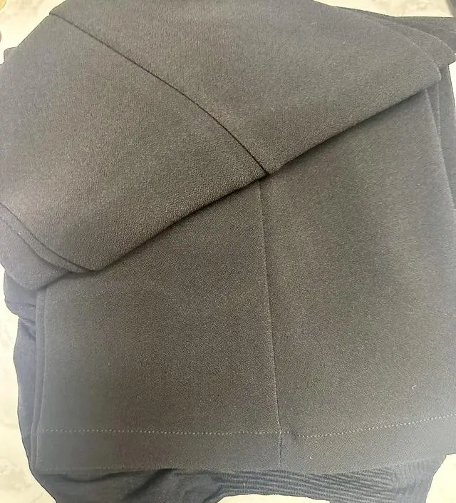 여름버전 사계절버전 두가지 모두 구매했어요! 유니폼 대용으로 잘 입을 수 있을 것 같