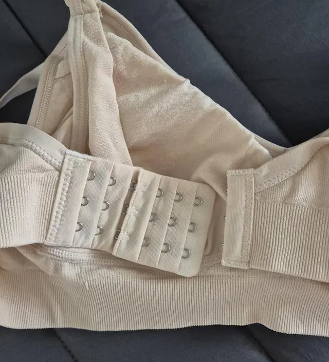 쌍둥이 막달 90kg 찍고 다음주 출산이라 수유브라 구입했는데 연장후크도 있어서 아주 