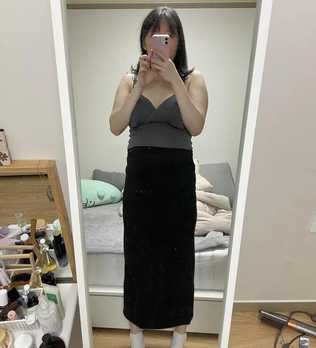 원피스 질려서 치마 입고 싶더라구요!! 
