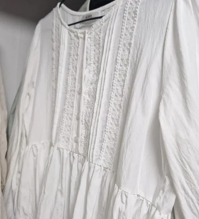 살짝 비침이 있습니다만 여름까지 시원하게 입을수있을것같아요