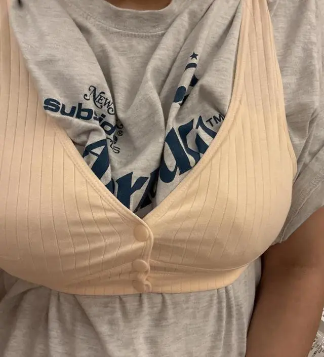 ㅠㅠ 브라 세개 샀는데 이게 신축성이 가장 적구 좀 쨍겨요..ㅠㅠ 
