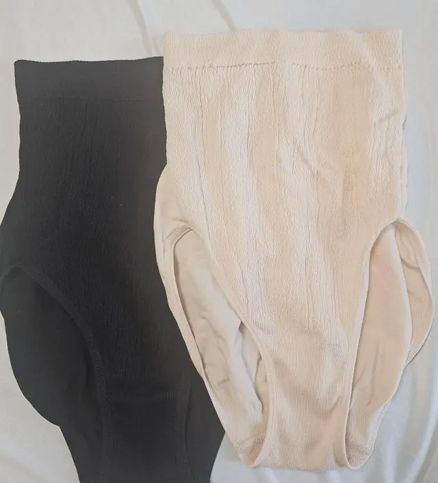 소재 엄청 좋습니다. 주문할 때 허벅지가 끼지 않을까 조금 고민이 됐습니다. 허벅지는