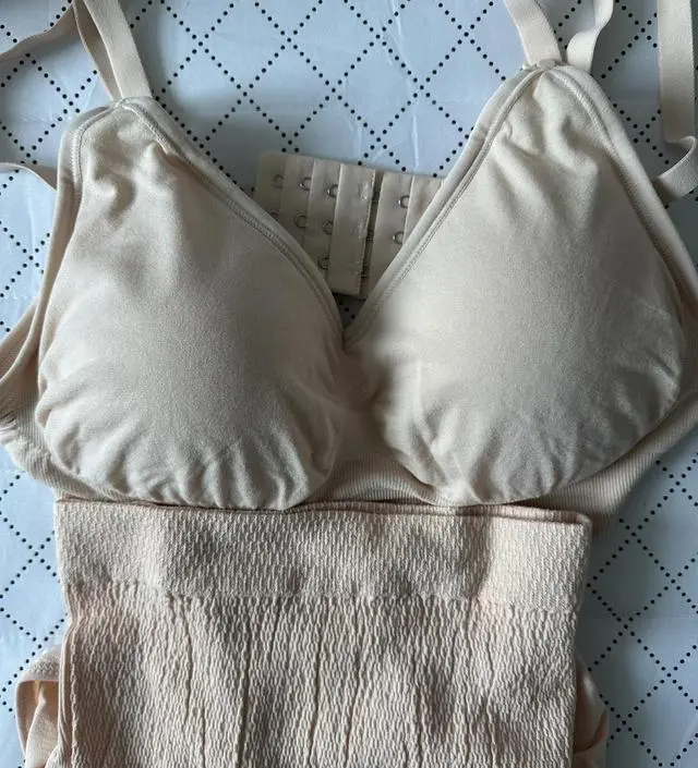 임신 전부터 후크가 없는 브라탑만 입었더니 굳이 브라를 바꿀 필요성이 없었는데, 수유