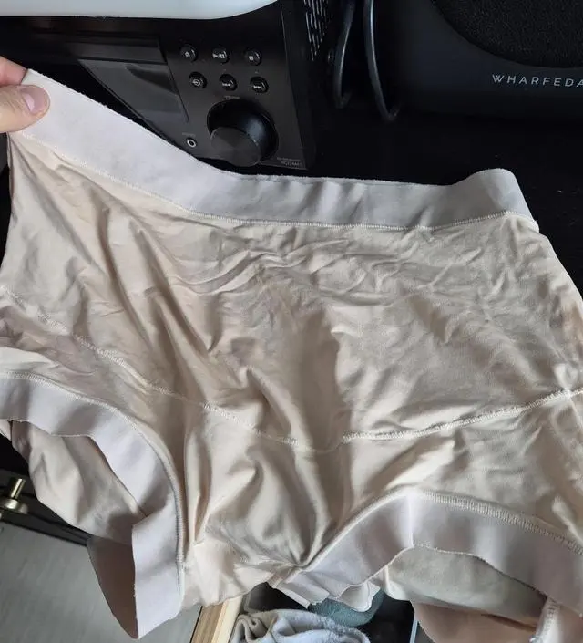 팬티가 너무보들하니 좋아요~사타구니 땀 차이지도 않고 너무좋아요.갯수에 이 가격이면