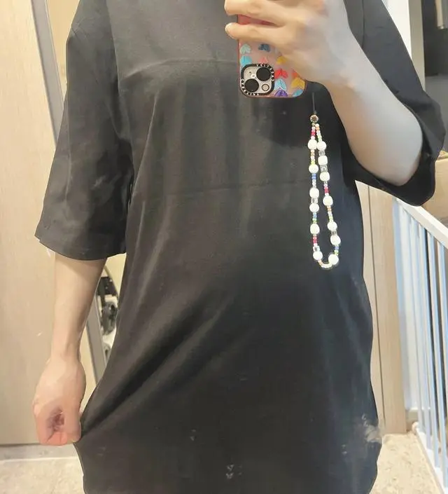 일단 마르거나 어깨 얇은 분 아니면
