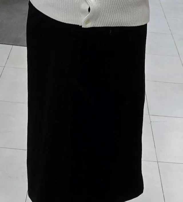 치마 편해보여서 두개 구매했는데
