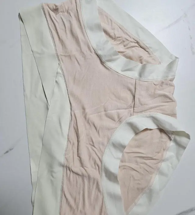 한번 입고 건조기까지 돌려서 입어봤습니다. 재질 좋고 엄청 잘 늘어나고 가성비도 좋아