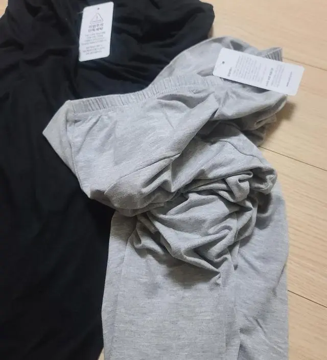 임부복 레깅스 이제서야 알게되서 사봅니다. 오자마자 입어보니 너무너무 편하고 좋네요