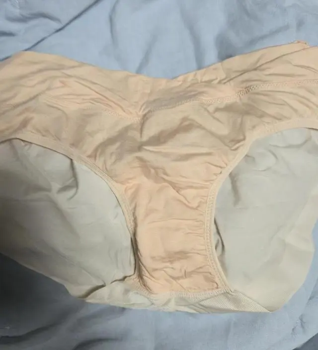 좋다는 이야기 듣고 구매해봤는데 마음에 드네요~! 17주차인데 지금 입기에 딱 적당해요