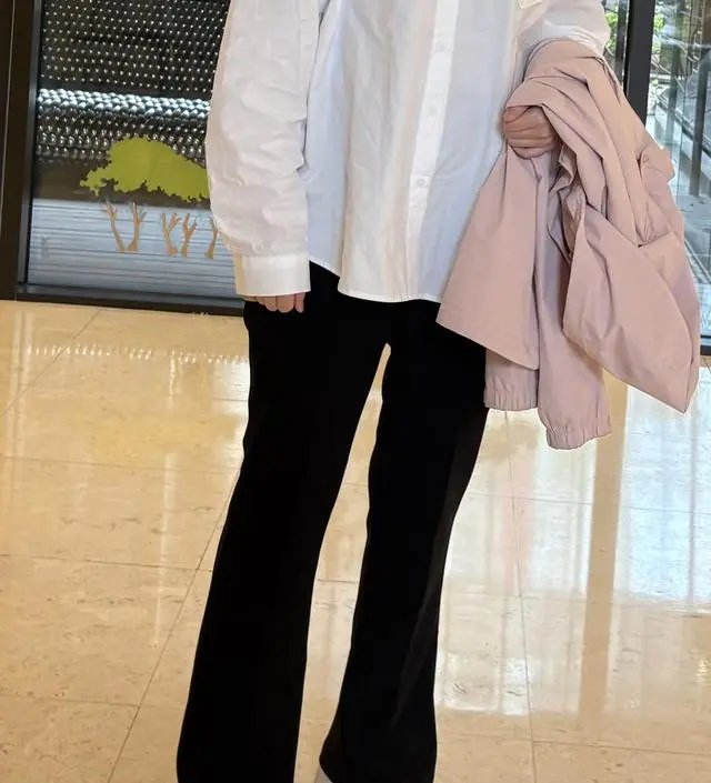 정말 차르르하고 잘 늘어나는 소재 같아요
