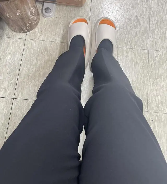 아직 배가 많이나온건아니라서 흘러내리지만 (17주)
