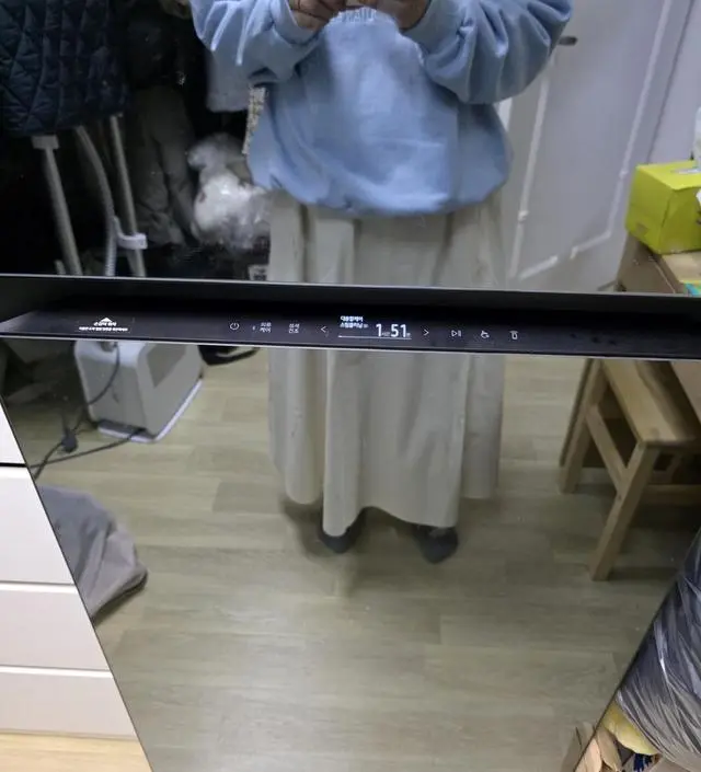 여름소재는 어쩔지모르겟지만 사계절소재는 환절기에 입어도 적당한 소재에 위에도 싸구