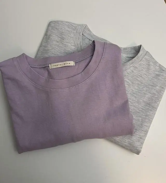 처음 받았을때 사이즈가 엄청 커보였는데 입으니 딱 맞아요 ㅋㅋ 옆 트임도 예쁘고 여름