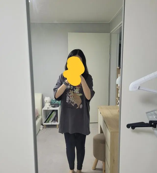 어떤색 살지 고민하다가 그레이로 주문했는데, 휘뚜루마뚜루 아주 잘입을것 같아요. 출