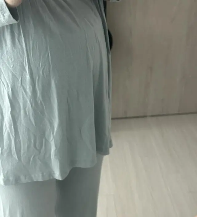 옷 편하고 좋네여 패드가있어서 더 편히게 입을것 같아서 구매해봤어요