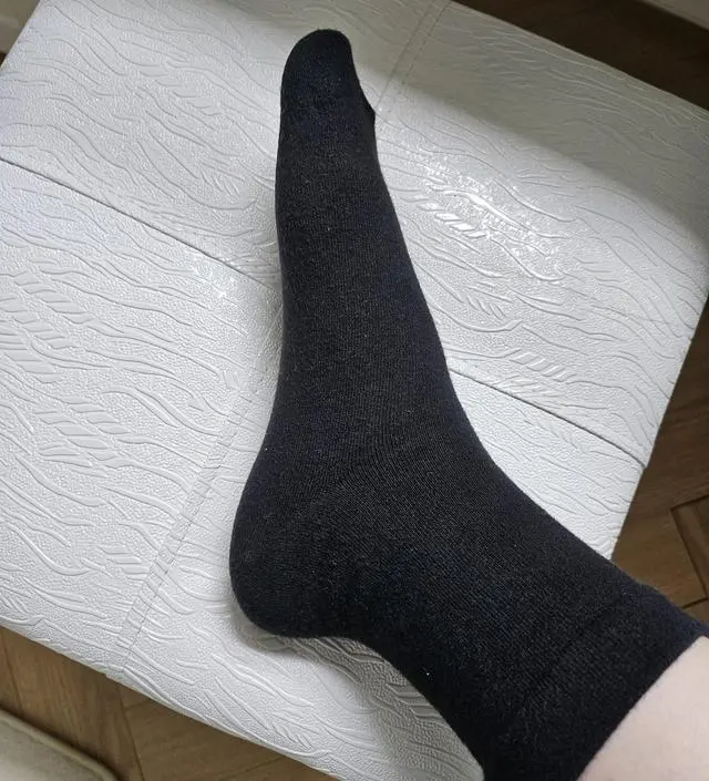 발목이 두꺼운 편인데 자국이 남지않고 쪼이지 않아서 좋아요