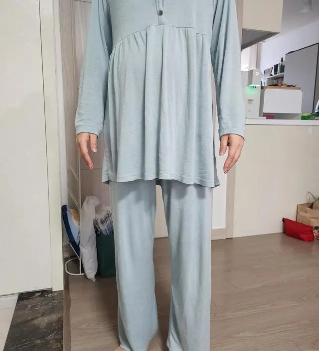 평소에입던 고무바지도 점점 불편해지는것 같아서 수유도 가능한 잠옷으로 구매했습니다