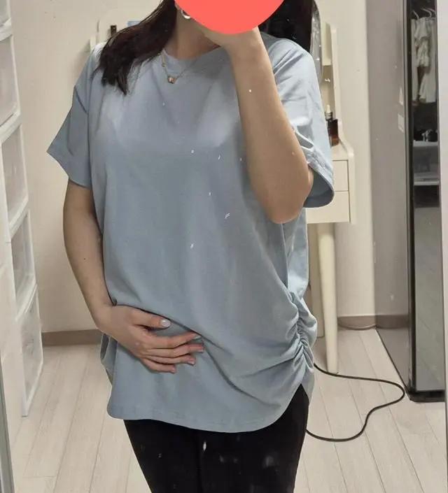 운동할때 입으려고 샀어요. 시원한 소재이고, 가벼워서 좋아요. 잘 입을 것 같아요