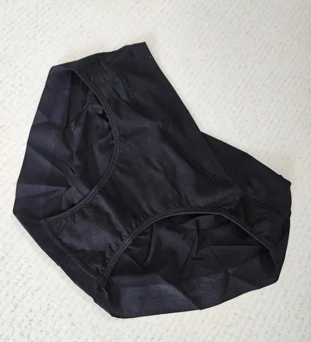 배부분은 편하고 라인도 안보여서 좋아요~ 근데 다리 사이부분이 좀 불편해요 좀 조이는