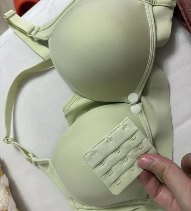 연장 후크 없으면 작을뻔했어요! 흉통이 커지긴 커졌나봐요. 컵은 지금은 좀 넉넉한데 