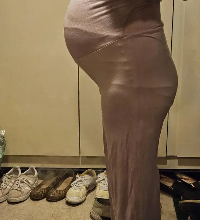 30주가 넘어가니 도저히 맞는 바지가 없어서 계절에 안맞는 원피스만 입고다니다가 드디