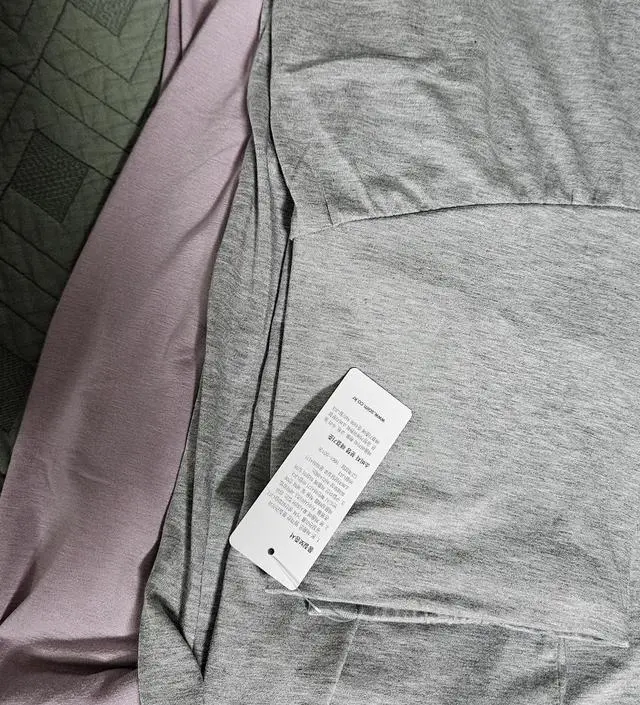 멜란지는 조금 짧다고 해서 긴거 주문햇는데 기네요 ㅋㅋㅋ 배가 많이 나와서 편하네요