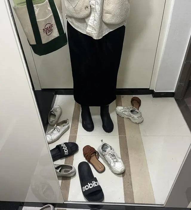 배가 편해서 마음에 들어요 회사갈 때 이거 입고 갑니다