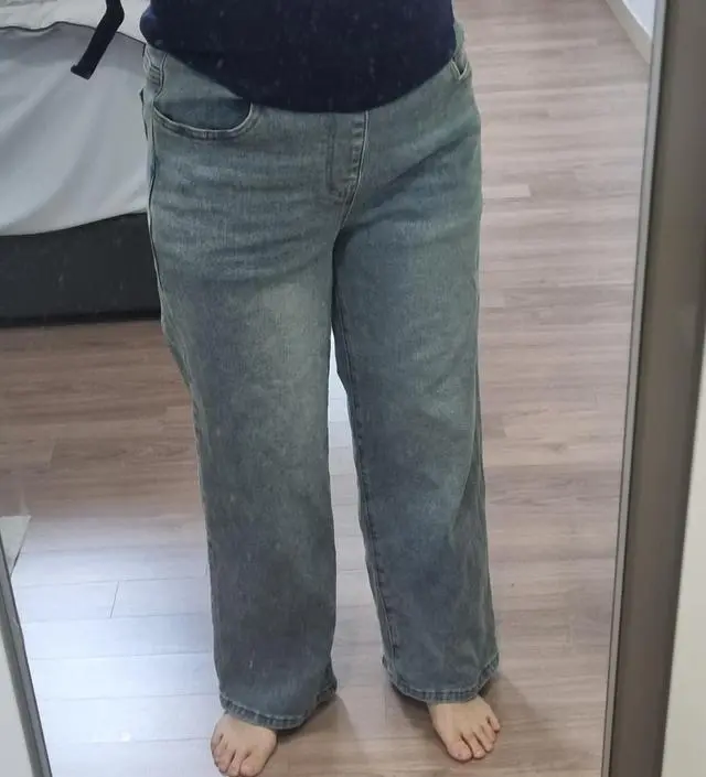 20주 넘어서 배가 급격하게 나와서 임부복 구매했습니다. 편하게 잘 맞네요~ 밑위가 짧