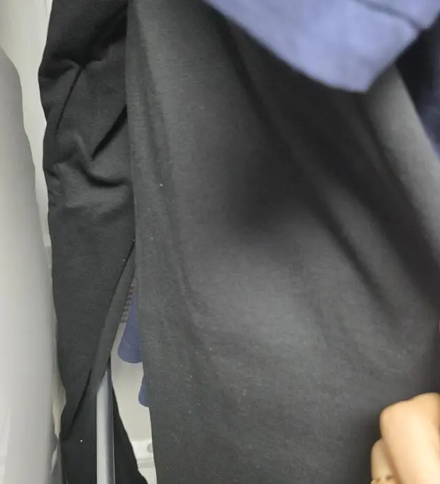 딱맞음 사이즈좋고ㅇ편하게 입을수잇는 재질임
