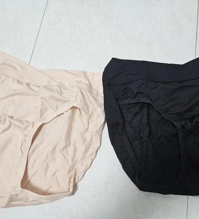 사이즈 고민하다가 후기에 체중 늘어날 거 생각하고 엑스라지 샀어요. 지금은 약간 크긴