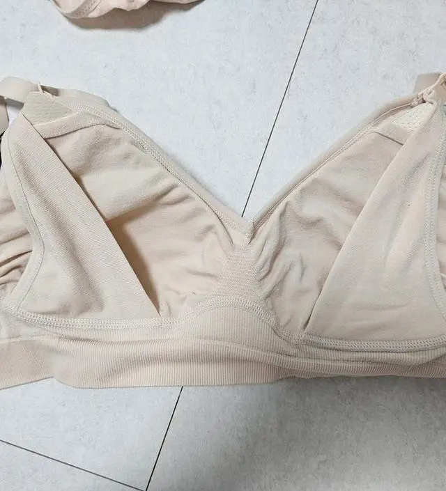 사이즈 고민하다가 프리로 주문! 지금 중기인데 브래지어는 너무 크면 입을수가 없어서