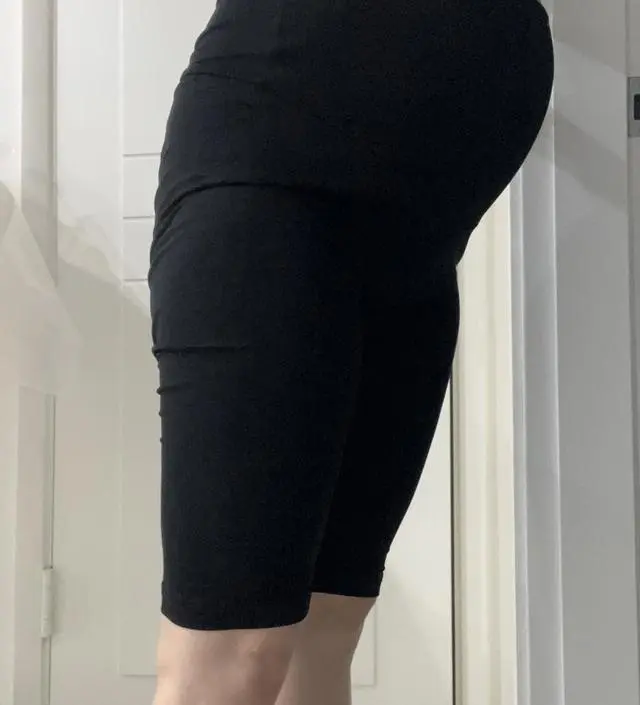 여름에 입어보려고 싰는데 쫀쫀하니 괜찮네요~ 티셔츠 밑에 입으면 편하고 좋을 거 같아