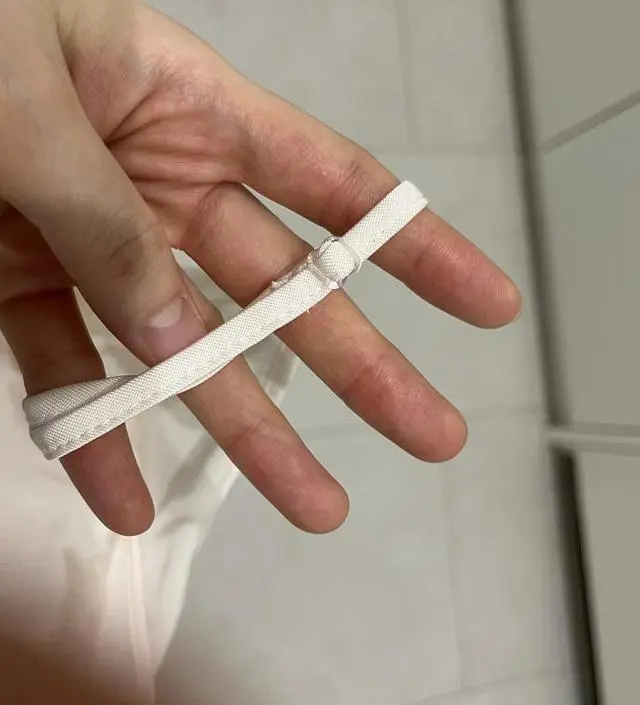 여름에 입기 매우 시원한소재에요
