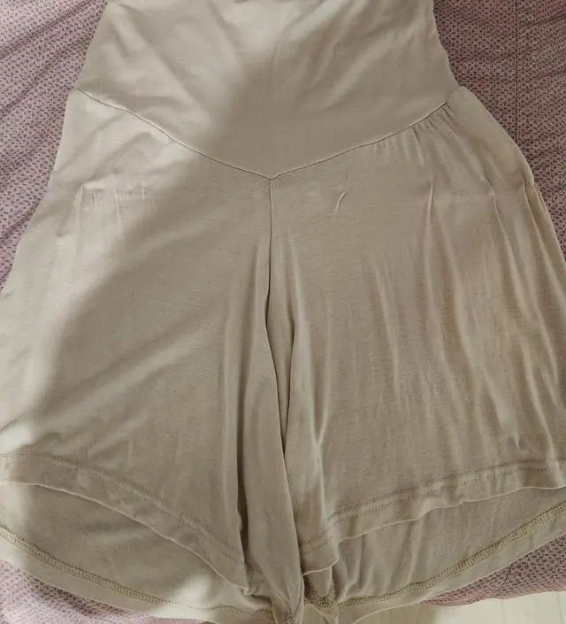 속바지보다 집에서 입는 바지로 더 적합한거같아요. 가볍고 조임없어요.