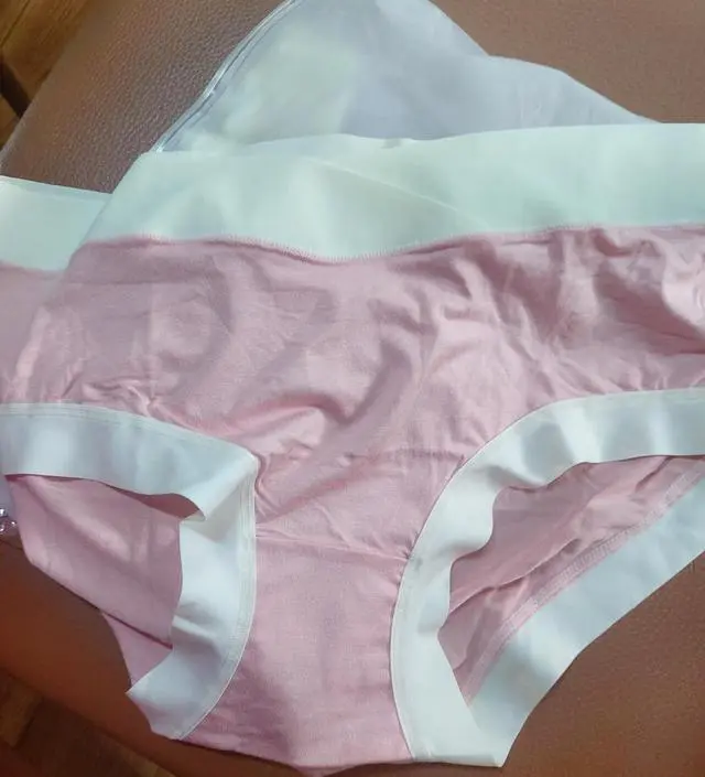 밴드부분이 너무 편합니다 평소에 95사이즈 팬티 입는데 이 사이즈가 딱 좋아요 클까봐