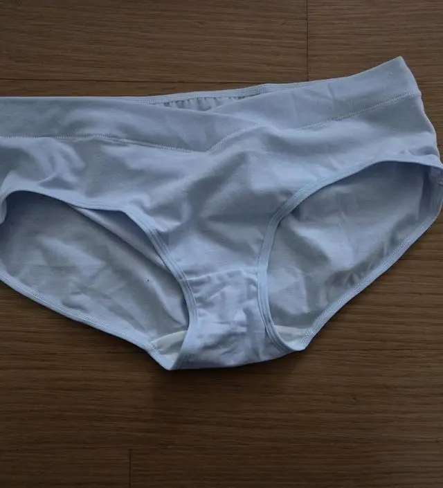 배 부분에 조임이 없어 편안해요.