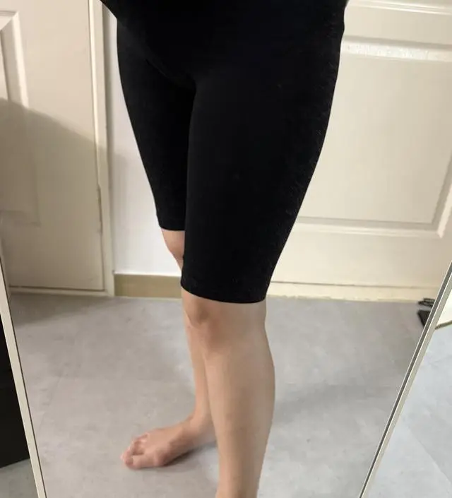 부드러운 재질에 텐션감있게 너무 잘 맞네요 많이 조이지 않으면서 내려가진 않고 편해