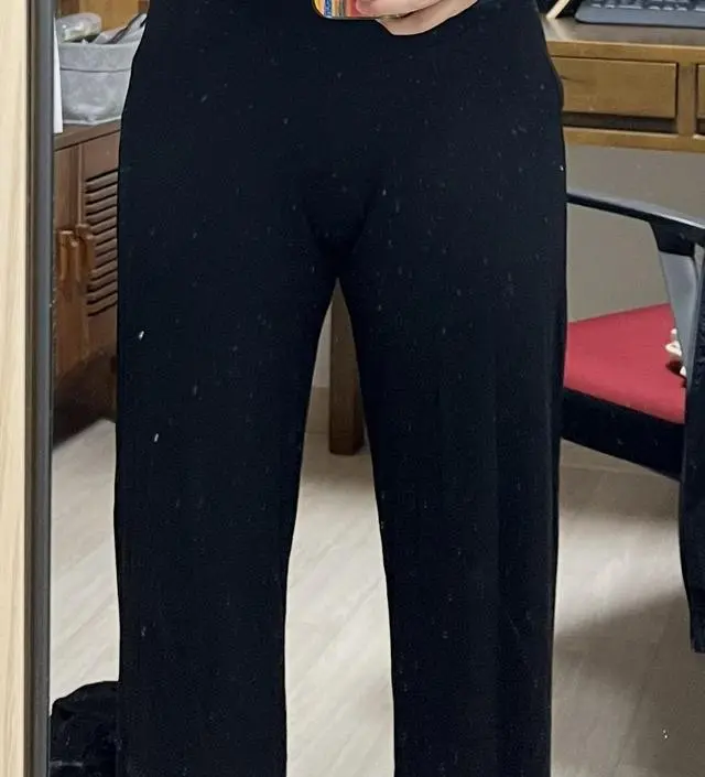 전에 회색이랑 삿엇는데 편해서 검정따로구매했어요 
