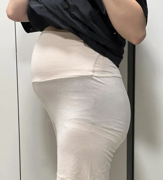 30주차 임산부입니다. 잠옷 바지를 계속 전전했는데 속바지로 샀던 이 바지가 허리가 너