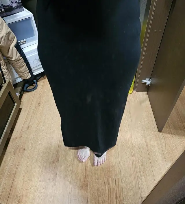 20주정도 되니까 배가 제법 나와서 평소 입던 치마나 바지를 입기가 좀 불편하더라구요