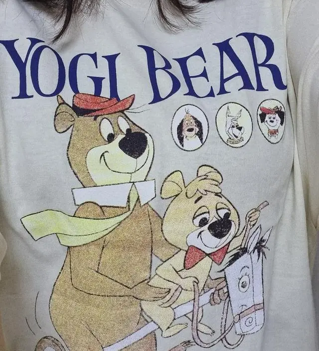 길이가 길어서 레깅스나 반바지랑 입기 좋을것같아요