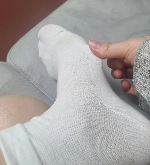 발목 조이지 않아서 진짜 편하게 신고 돌아다녔어요