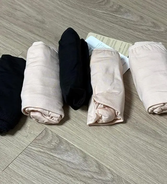 배가 점점 나와서 배 덮는 속옷 주문했는데 배도 따듯하고, 뭔가 감싸고 있어서 심적으