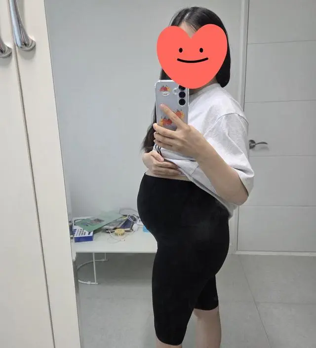 여름이라 짧은 레깅스를 자주 입을 것 같아서 구입했어요~
