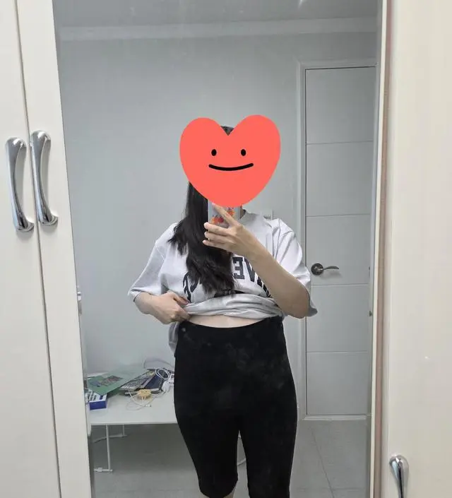 여름이라 짧은 레깅스를 자주 입을 것 같아서 구입했어요~
